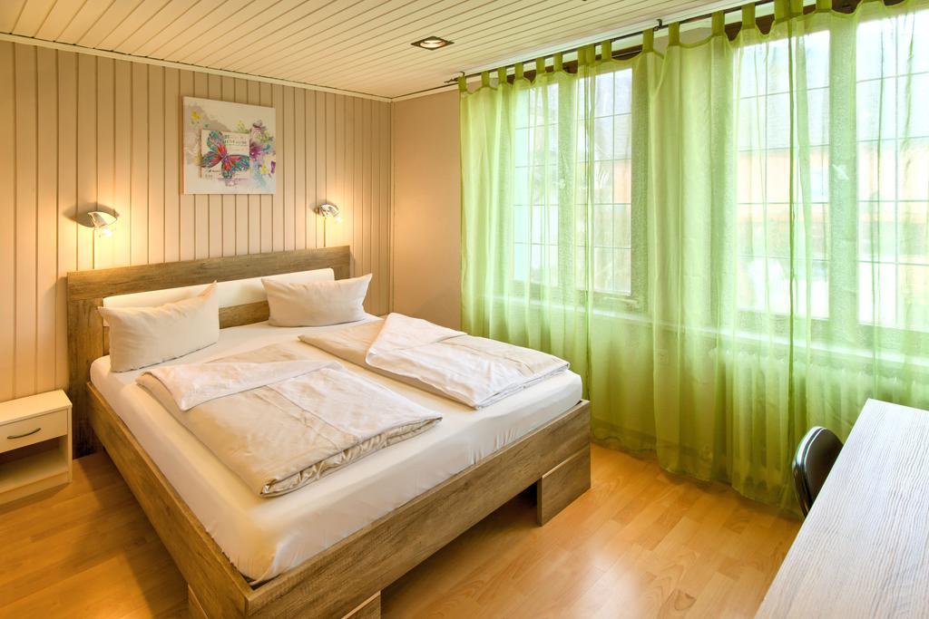 Hotel Sonne Staufen im Breisgau Bagian luar foto